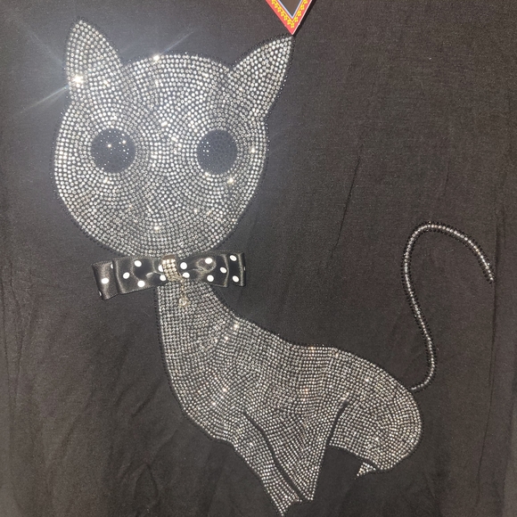 Alina’s Exclusives Rhinestone Cat Graphic Tee M Black Boutique Bling Top NWT - Picture 9 of 9